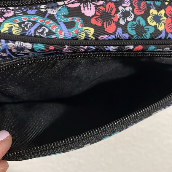 Sakroots Floral Crossbody Bag EUC - Picture 9 of 10